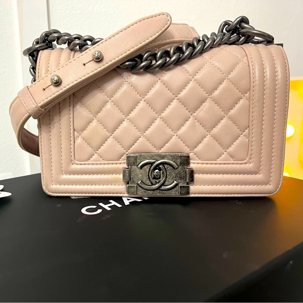 CHANEL Boy  light Pink ( blush color ) 🤩